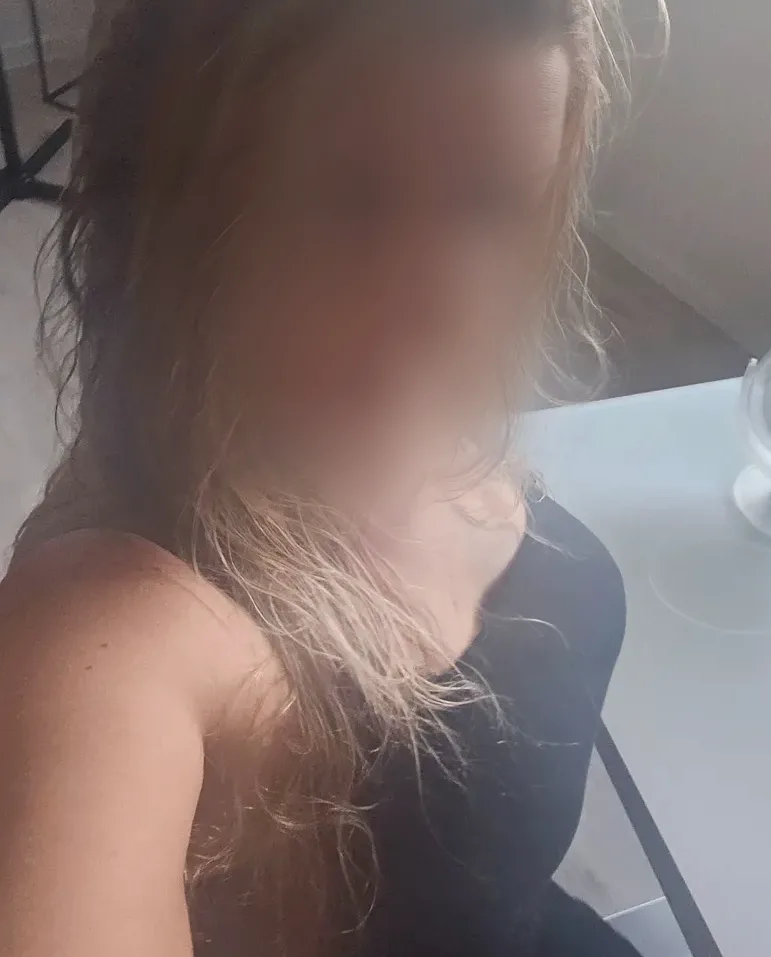Angelica, 31