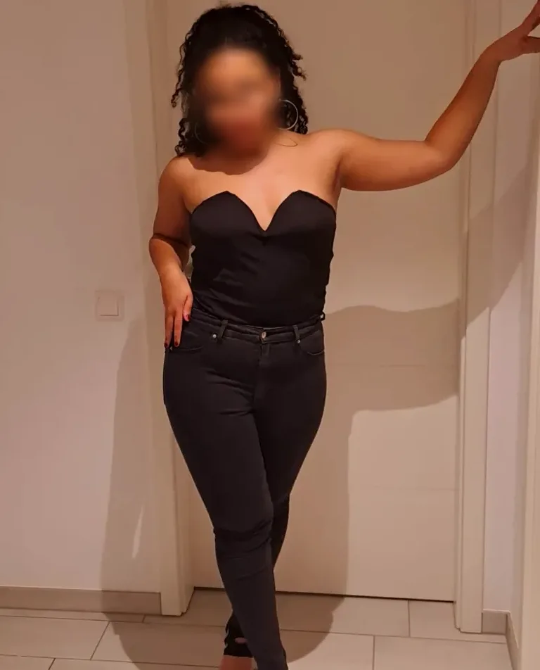 Thea, 27